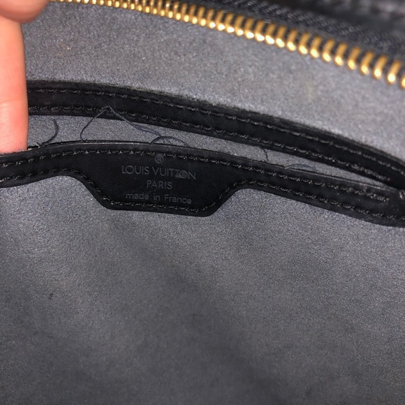 Louis Vuitton Epi Black Leather Shoulder Bag - Picture 10 of 16